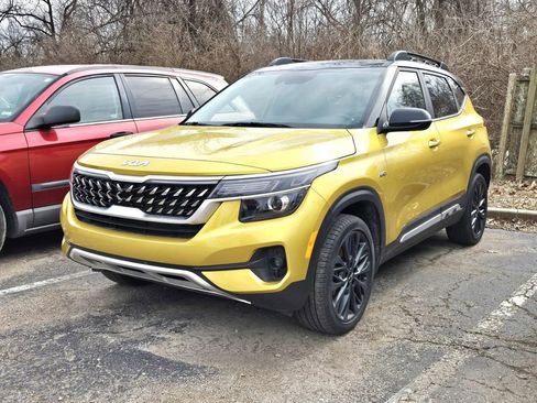 Used 2023 Kia Seltos Nightfall Edition image 4