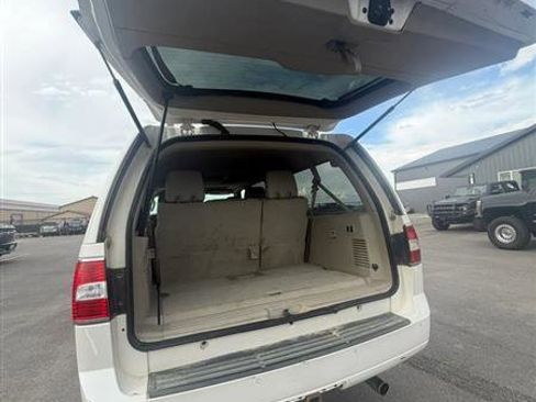 Used 2012 Lincoln Navigator L 4WD image 18