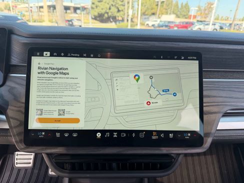 Used 2023 Rivian R1S Adventure AWD/4WD image 14