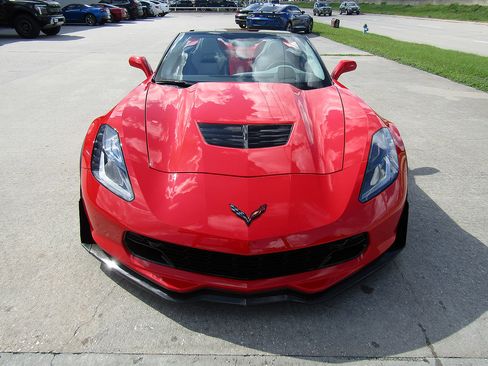Used 2019 Chevrolet Corvette Z06 RWD image 2