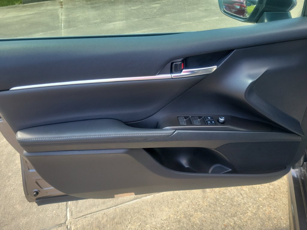 Certified 2021 Toyota Camry XSE FWD image 12