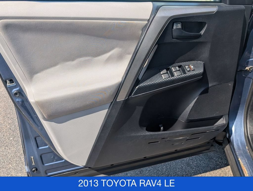 Used 2013 Toyota RAV4 LE AWD/4WD image 11