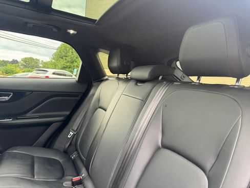 Used 2019 Jaguar F-PACE Premium AWD/4WD image 39