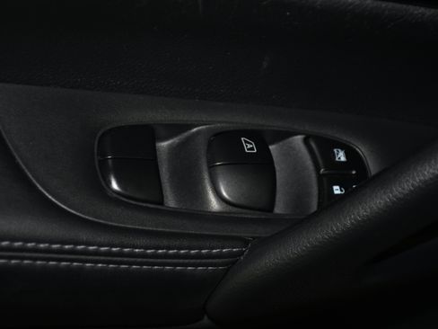 Used 2019 Nissan Rogue Sport SV w/ Technology Package FWD image 8
