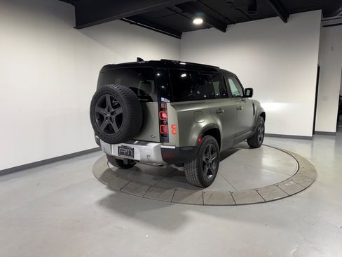 Used 2022 Land Rover Defender 110 S image 10