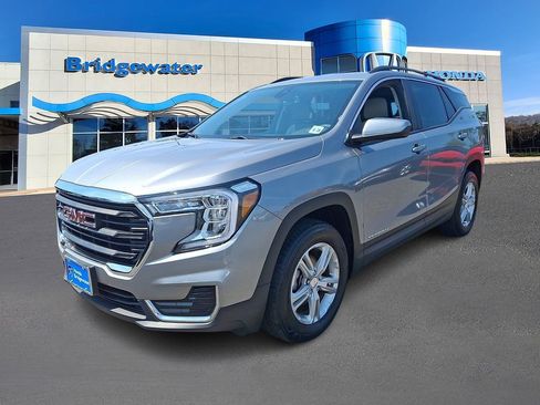 Used 2023 GMC Terrain SLE w/ Driver Convenience Package AWD/4WD image 3