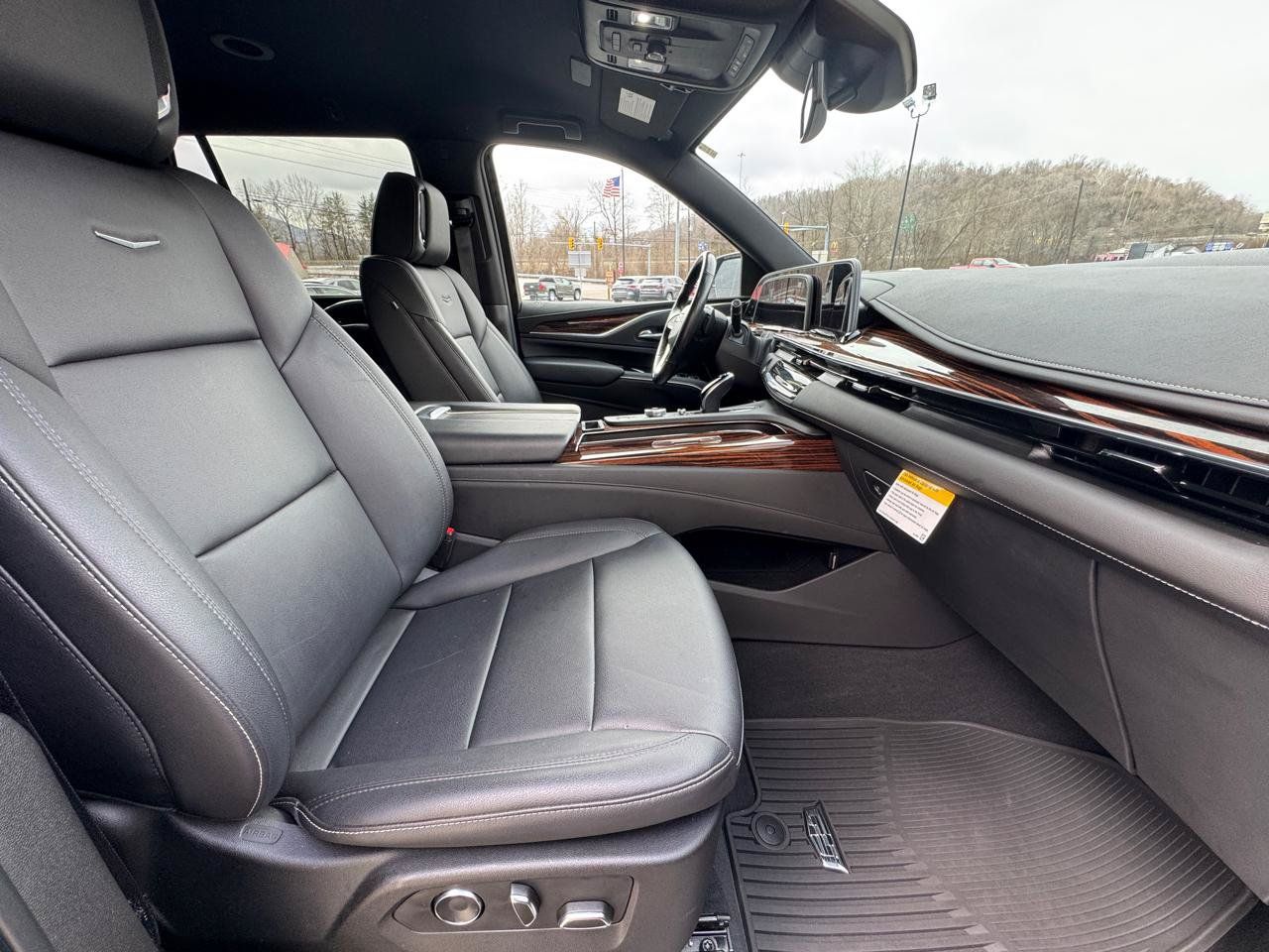 Used 2021 Cadillac Escalade Luxury AWD/4WD image 23