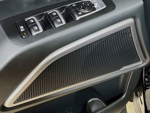 New 2025 Kia Telluride S image 19