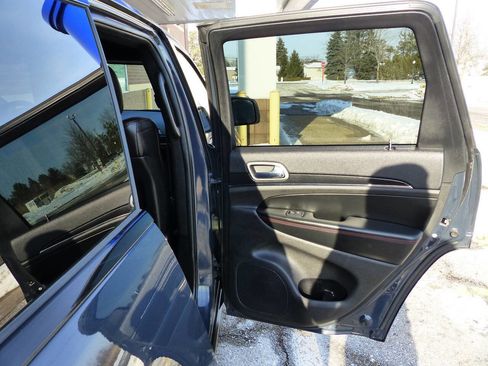 Used 2017 Jeep Grand Cherokee Trailhawk w/ Trailhawk Luxury Group AWD/4WD image 39