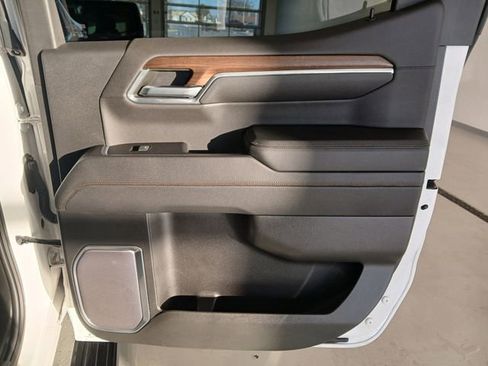 Used 2023 Chevrolet Silverado 1500 High Country w/ High Country Premium Package image 17