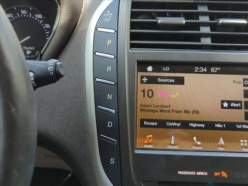 Used 2019 Lincoln MKC Select w/ Select Plus Package FWD image 12