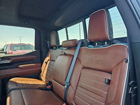 Used 2026 GMC Sierra 1500 Denali Ultimate AWD/4WD image 18