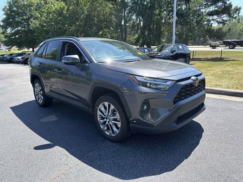 Used 2023 Toyota RAV4 XLE Premium FWD image 7
