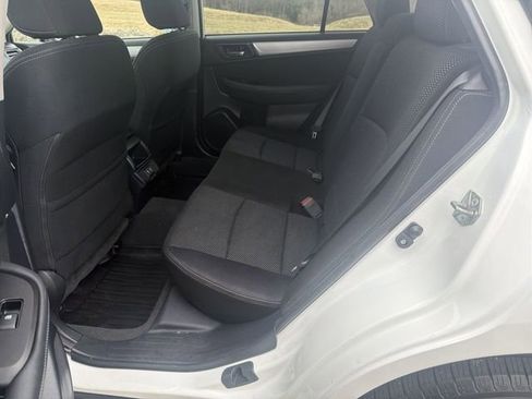 Used 2019 Subaru Outback 2.5i Premium image 26