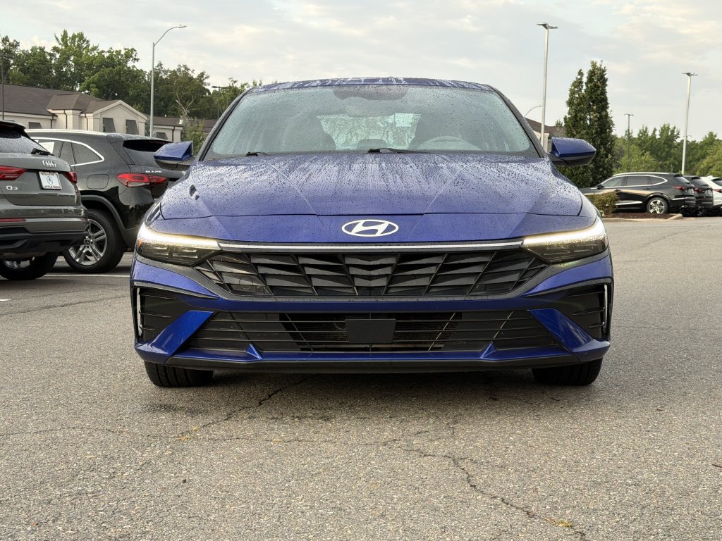 Used 2025 Hyundai Elantra SEL FWD image 7