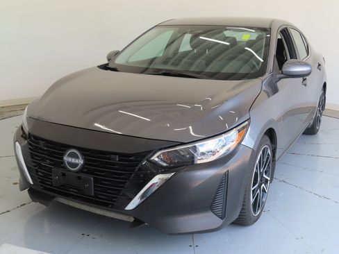 Used 2024 Nissan Sentra SV w/ All-Weather Package FWD image 4