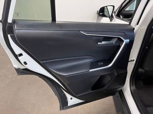 Used 2025 Toyota RAV4 XLE FWD image 19