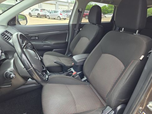 Used 2017 Mitsubishi Outlander Sport ES FWD image 10