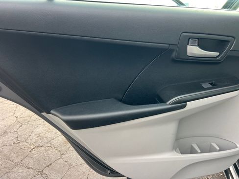 Used 2012 Toyota Camry LE image 12