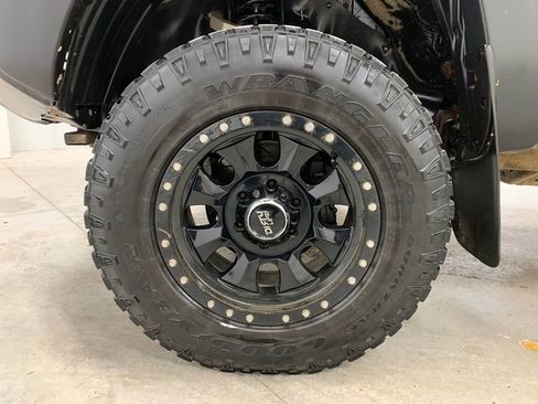 Used 2012 Toyota Tacoma 4x4 Double Cab image 2