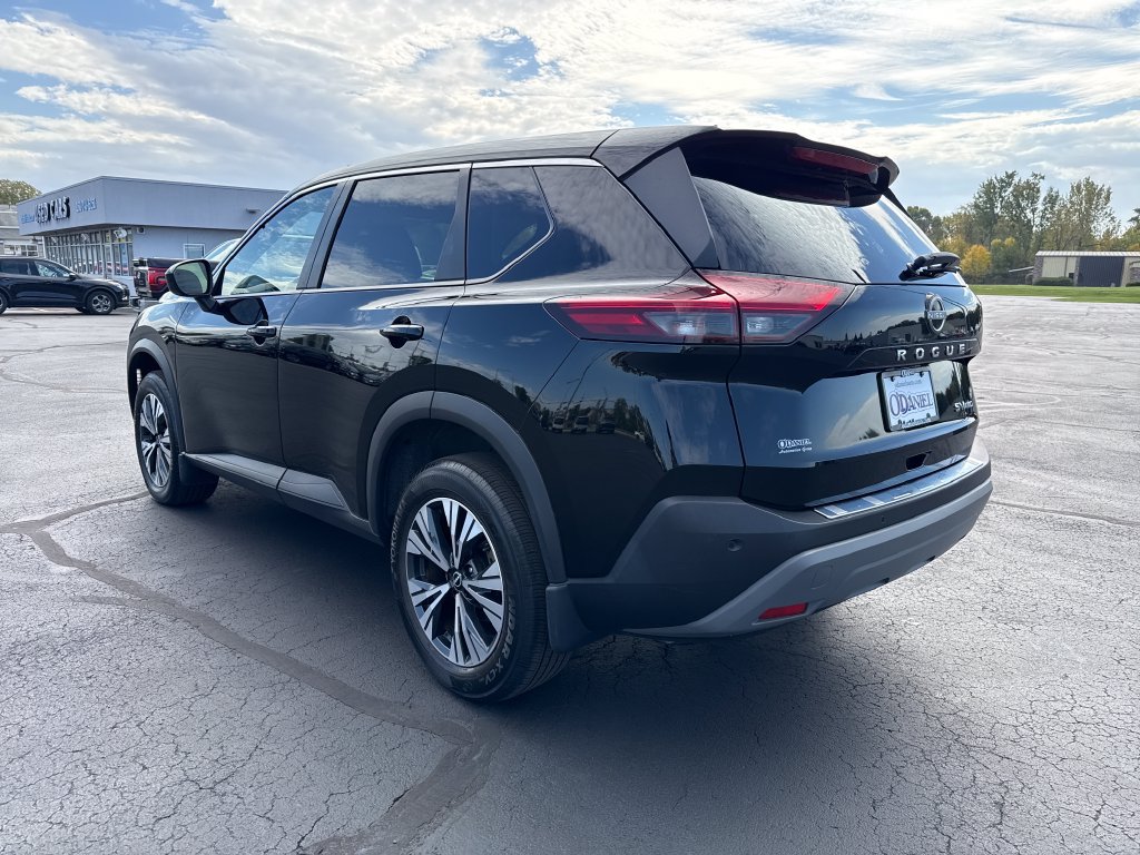 Used 2023 Nissan Rogue SV AWD/4WD image 2