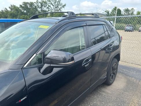 Used 2020 Toyota RAV4 LE w/ All Weather Liner Package AWD/4WD image 14