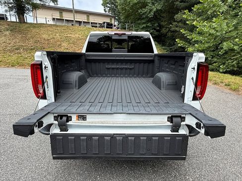Used 2023 GMC Sierra 1500 Denali w/ Denali Reserve Package AWD/4WD image 11