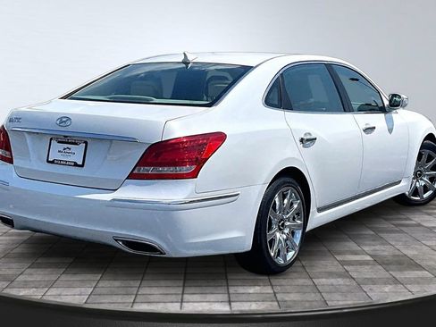 Used 2011 Hyundai Equus Ultimate RWD image 2