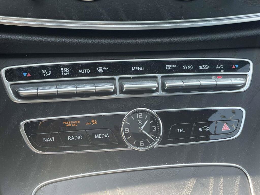 Used 2019 Mercedes-Benz E 300 4MATIC image 26