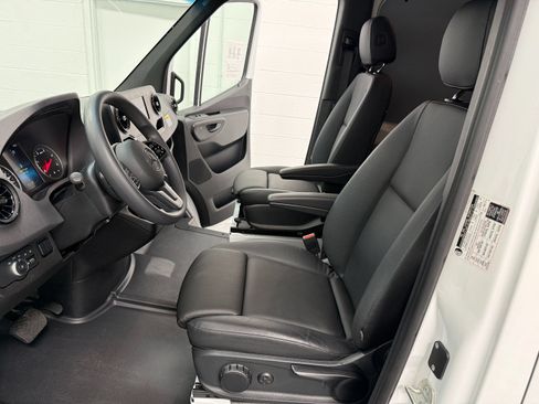 Used 2024 Mercedes-Benz Sprinter 3500 image 11