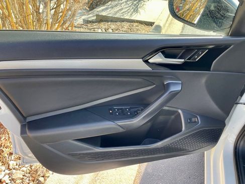 Used 2019 Volkswagen Jetta R-Line w/ R-Line Cold Weather Package image 18