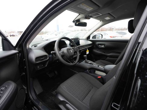 New 2026 Honda HR-V LX image 8