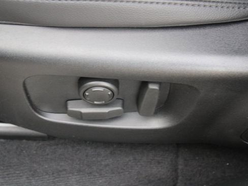 Used 2024 Land Rover Range Rover Velar Dynamic SE image 25