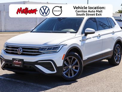Used 2023 Volkswagen Tiguan SE w/ Panoramic Sunroof Package