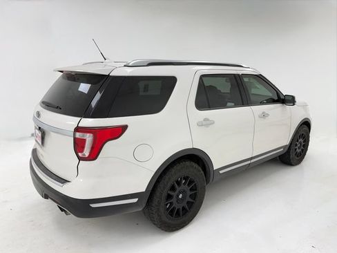 Used 2018 Ford Explorer Platinum AWD/4WD image 21