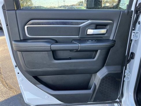 Used 2024 RAM 3500 Big Horn image 21