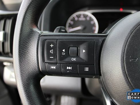 Used 2024 Nissan Pathfinder S image 21