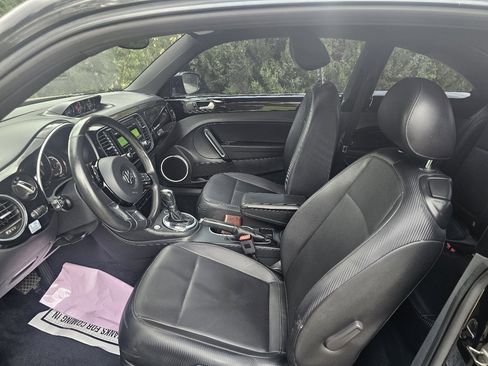 Used 2013 Volkswagen Beetle TDI image 12