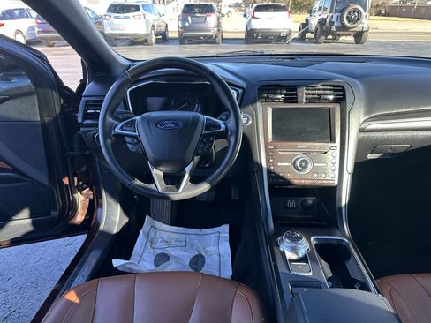 Used 2019 Ford Fusion Titanium image 17