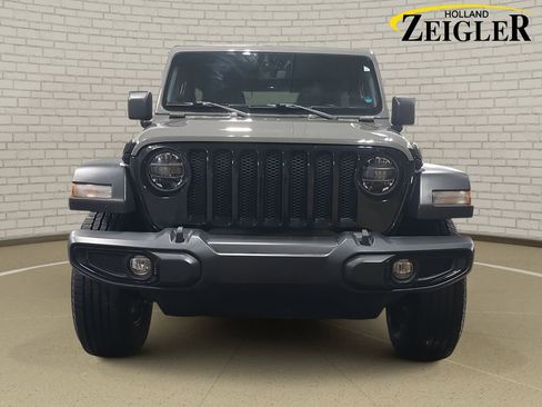 Used 2022 Jeep Wrangler Unlimited Sport AWD/4WD image 2