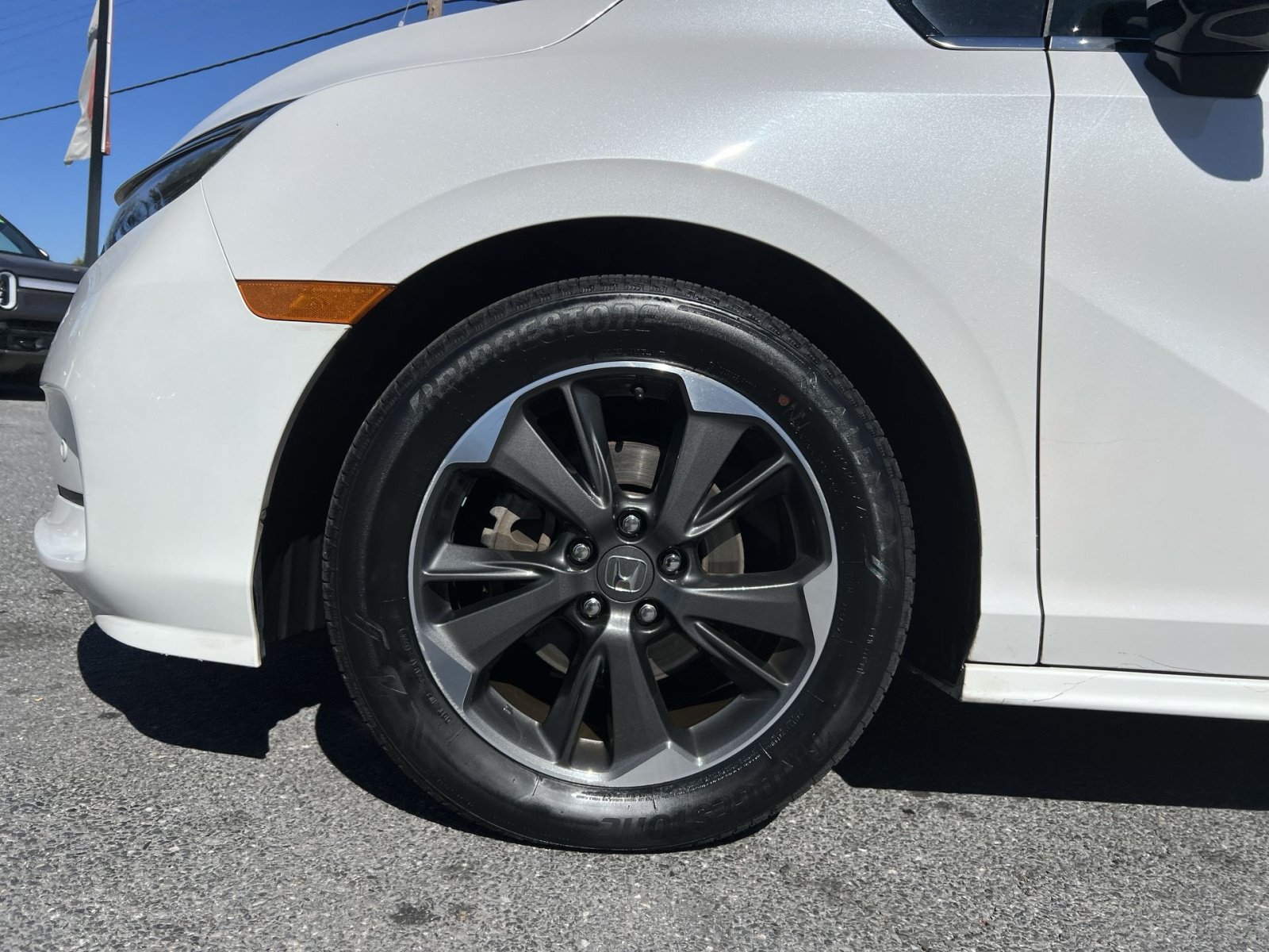 Used 2023 Honda Odyssey Elite image 12