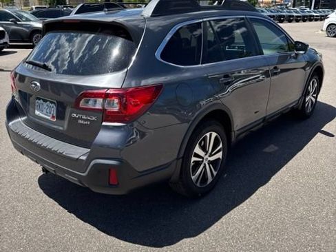 Used 2018 Subaru Outback 3.6R Limited AWD/4WD image 3