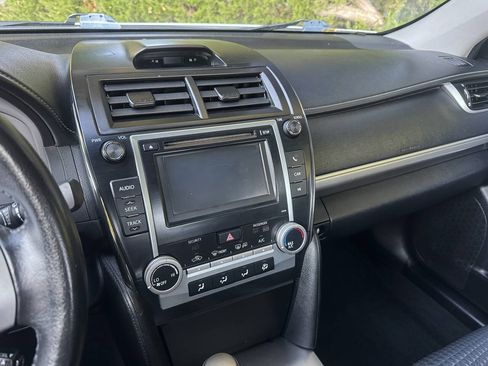 Used 2013 Toyota Camry SE FWD image 14
