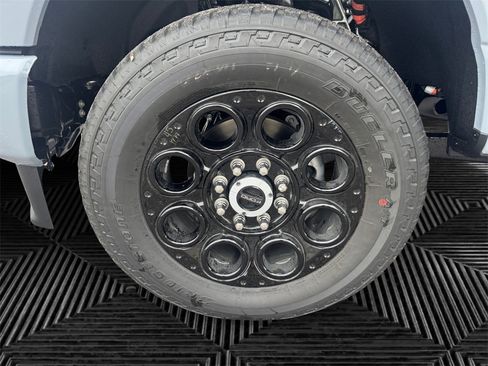 New 2026 Ford F350 Lariat w/ Black Appearance Package image 9