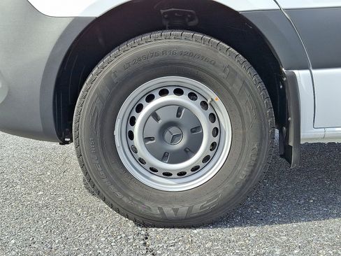 Certified 2025 Mercedes-Benz Sprinter 2500 image 11