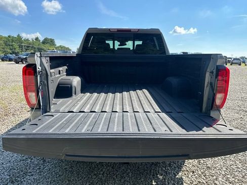 Used 2025 GMC Sierra 1500 SLE w/ Preferred Package AWD/4WD image 13