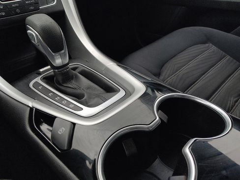 Used 2016 Ford Fusion SE image 26