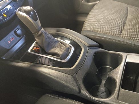 Used 2020 Nissan Rogue Sport SV FWD image 26