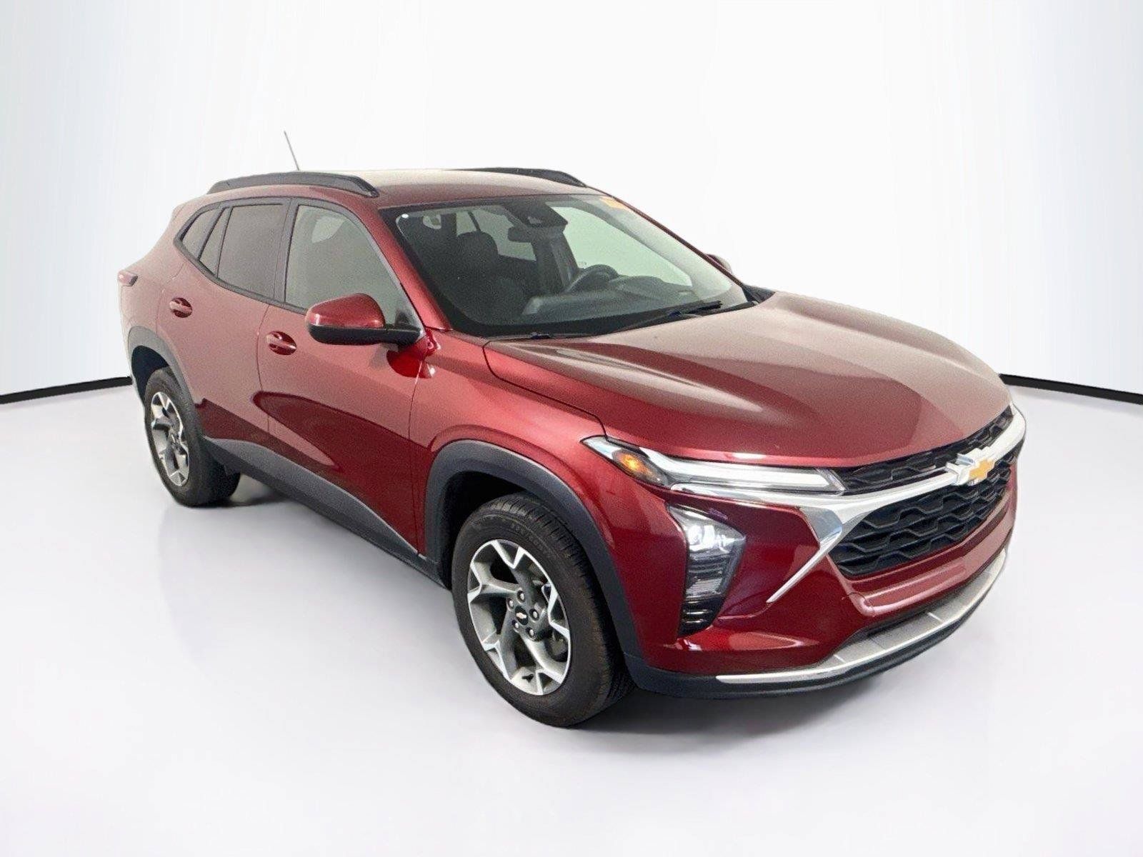 Used 2025 Chevrolet Trax LT FWD image 7