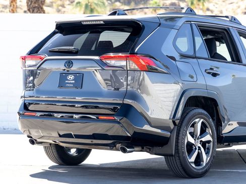 Used 2024 Toyota RAV4 SE image 11